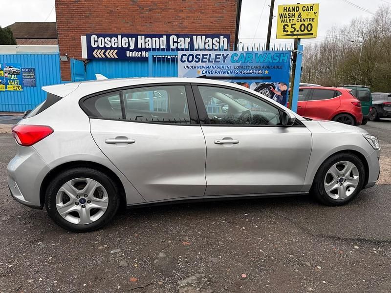 Used Ford Focus Style 120 HP (88 kW) 2019 Silver Hatchback