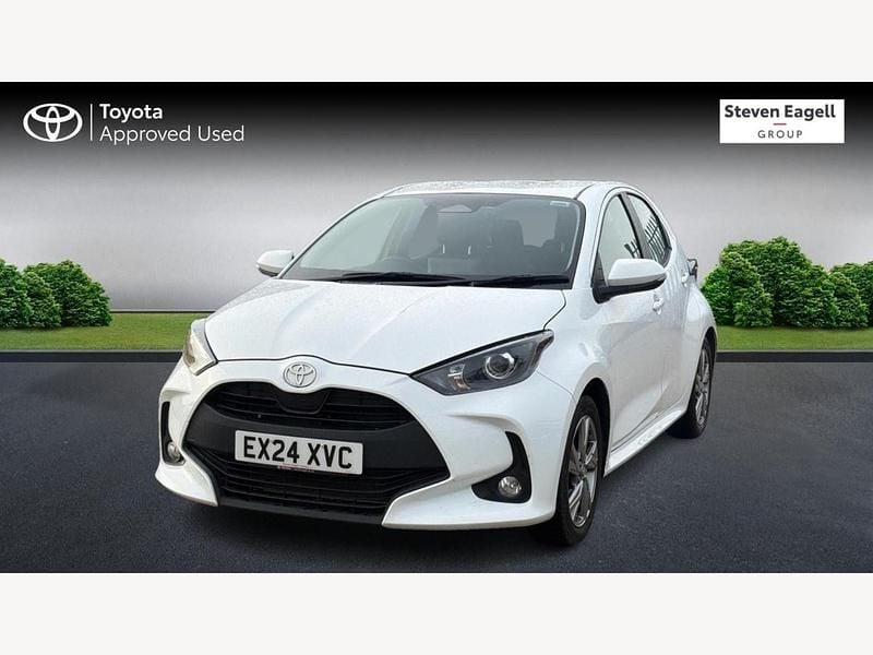 Used Toyota Yaris Hybrid 2024 White Hatchback