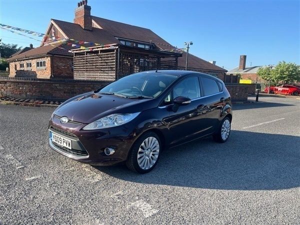 Red Used 2009 Ford Fiesta Titanium Hatchback | £4,490 (Fair price) - Image 1/1