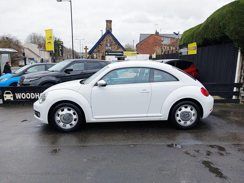 Used VW Beetle Design 105 HP (77 kW) 2015 White Hatchback
