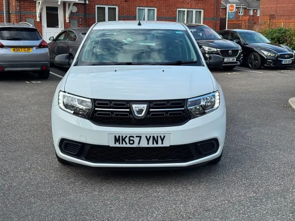 Used Dacia Sandero Ambiance 71 HP (52 kW) 2017 White Hatchback