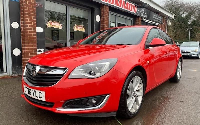 Used Vauxhall Insignia SRi 140 HP (102 kW) 2016 Red Hatchback