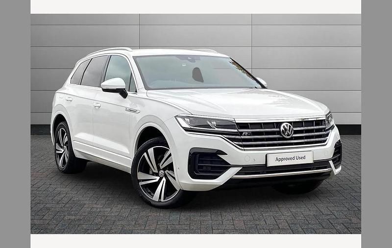 White Used 2019 VW Touareg R-line SUV | £30,395 (A bit pricey) - Image 1/3