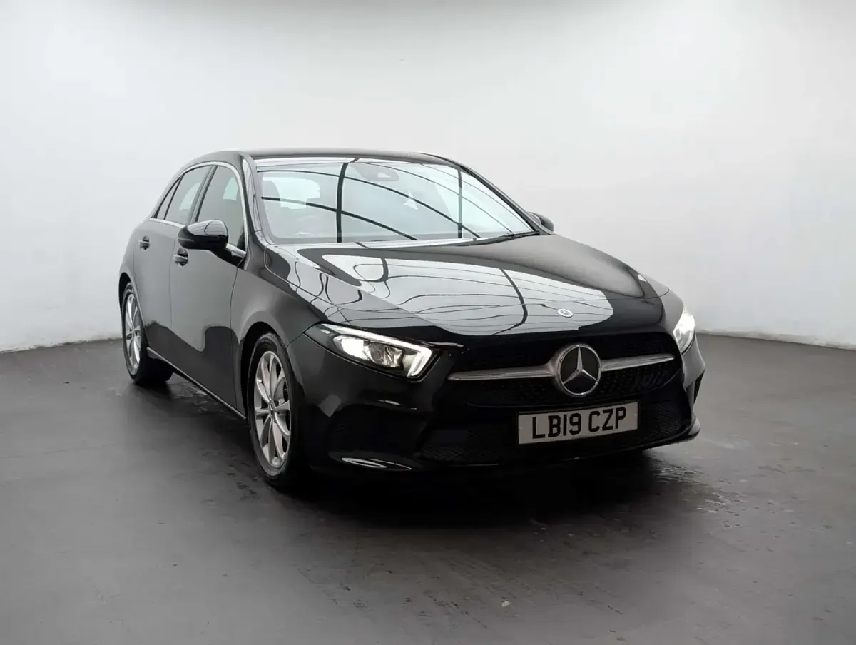 Usado Mercedes A180 136 HP (100 kW) 2019 Preto Citadino