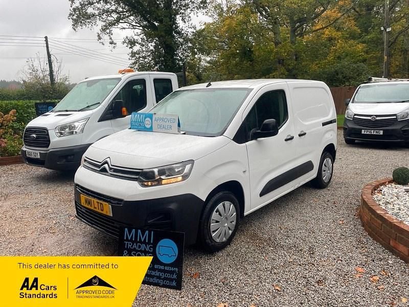 White Used 2021 Citroën Berlingo | £7,250 (Super price) - Image 1/3