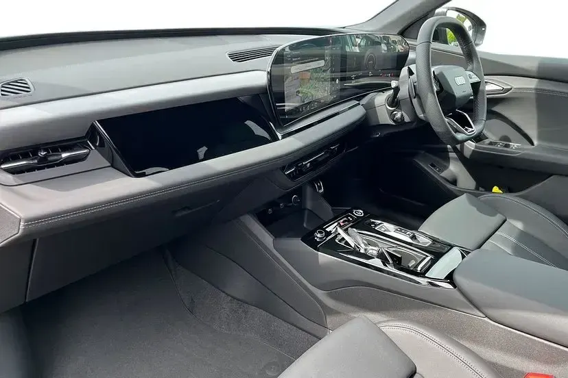 New Audi Q6 e-tron S-Line 183 kW (249 HP) 2026 Grey SUV
