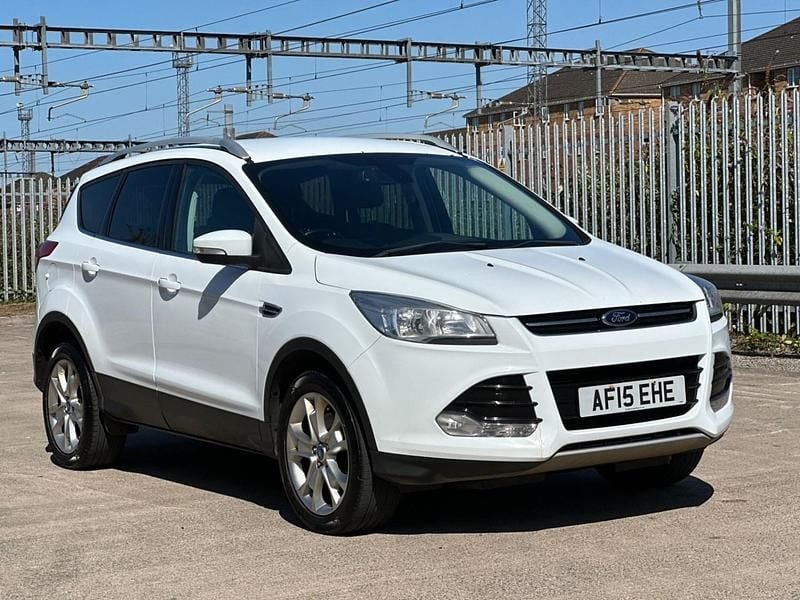 Used Ford Kuga Titanium 150 HP (110 kW) 2015 White SUV