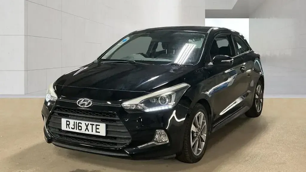 Used Hyundai i20 SE 84 HP (61 kW) 2016 Black Coupe