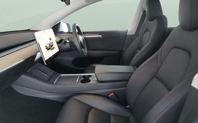 Used Tesla Model Y Long Range AWD 286 kW (389 HP) 2025 SUV