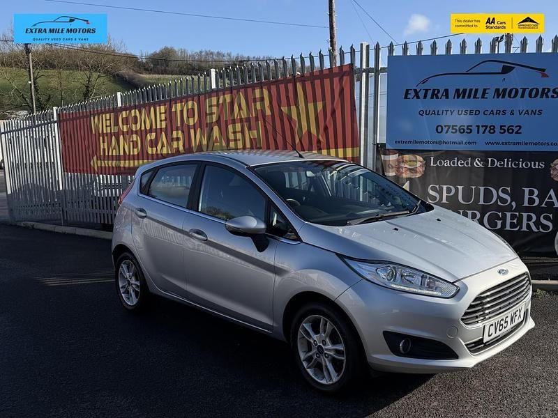 Used Ford Fiesta Zetec 81 HP (59 kW) 2015 Silver Hatchback