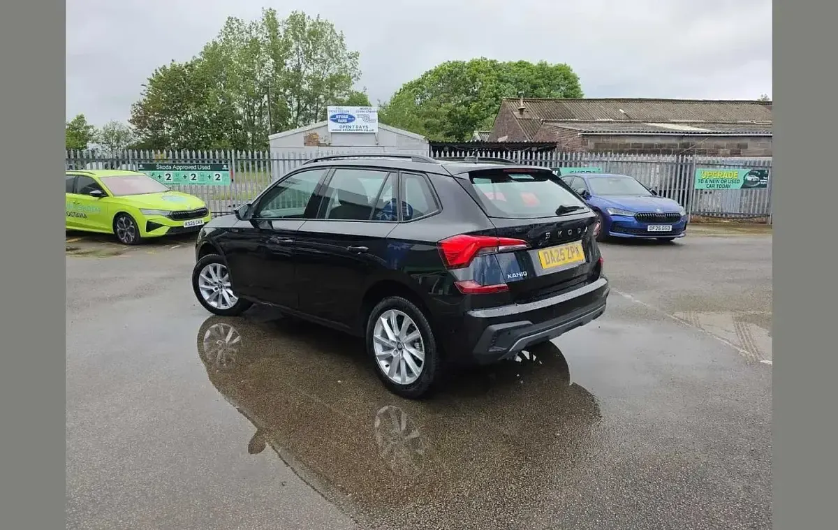 Used Skoda Kamiq SE 115 HP (84 kW) 2025 Black magic pearl effect SUV