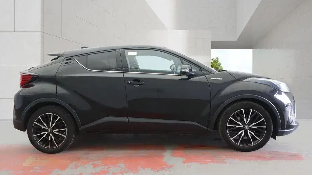 Used Toyota C-HR 122 HP (89 kW) 2020 Black SUV