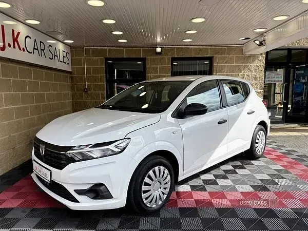 Used Dacia Sandero Essentiel 90 HP (66 kW) 2021 White Hatchback
