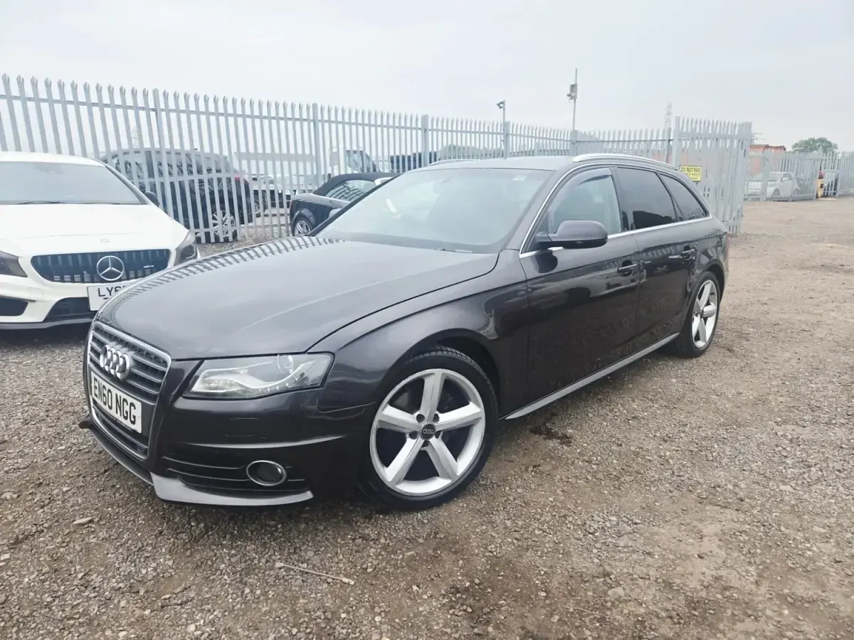 Begagnad Audi A4 S-Line 2011 Grå Kombi