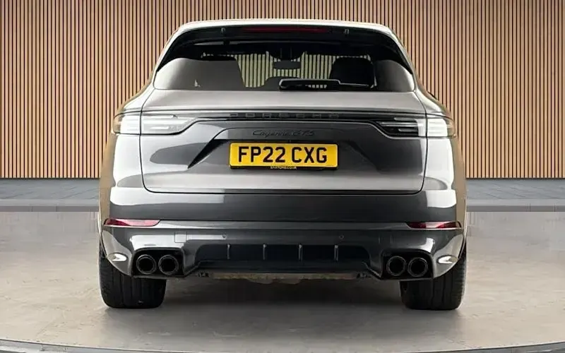 Used Porsche Cayenne 460 HP (338 kW) 2022 Quartzite grey SUV