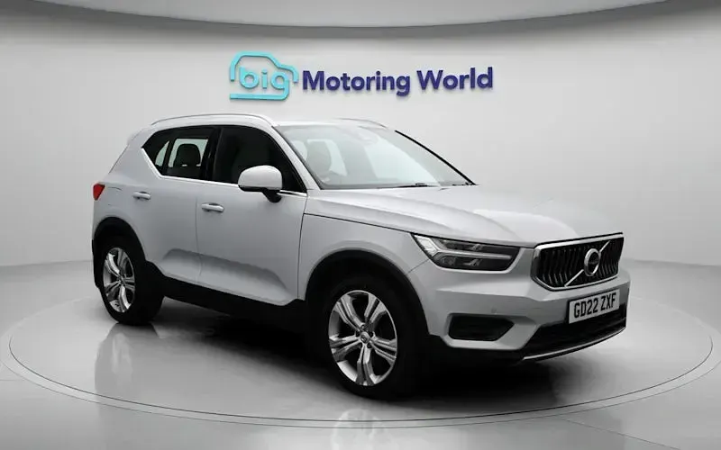 Used Volvo XC40 Inscription 197 HP (144 kW) 2021 Silver SUV