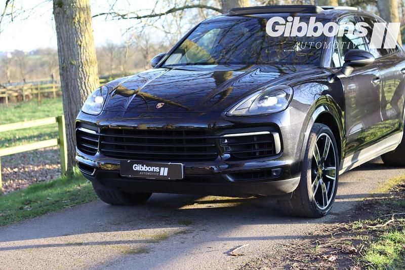 Used Porsche Cayenne 440 HP (323 kW) 2020 Black SUV