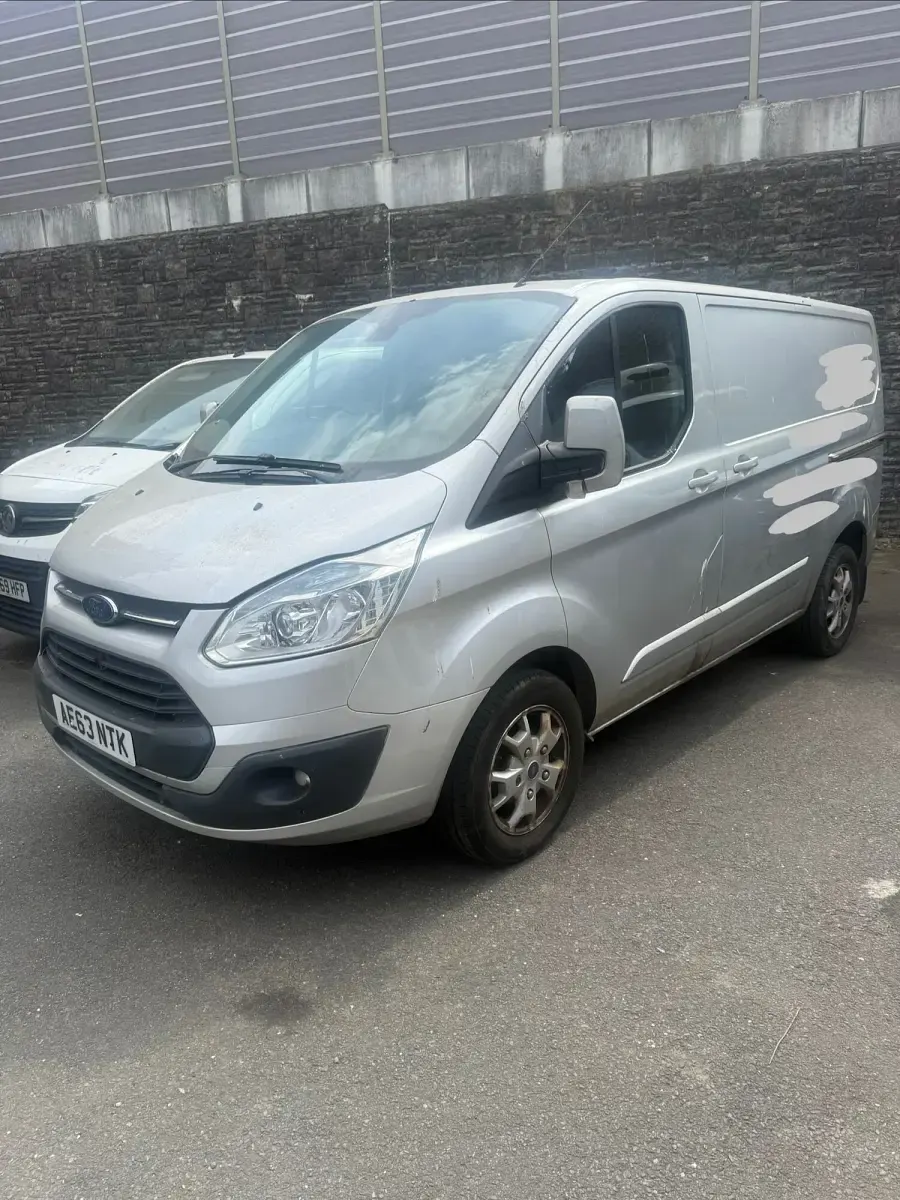 Used Ford Transit Custom Limited 155 HP (114 kW) 2013 Silver Van