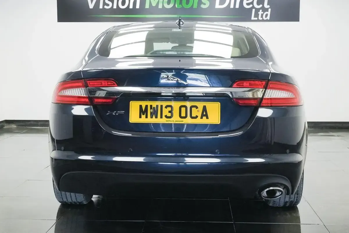 Usado Jaguar XF Business Edition 163 HP (119 kW) 2013 Azul Sedan