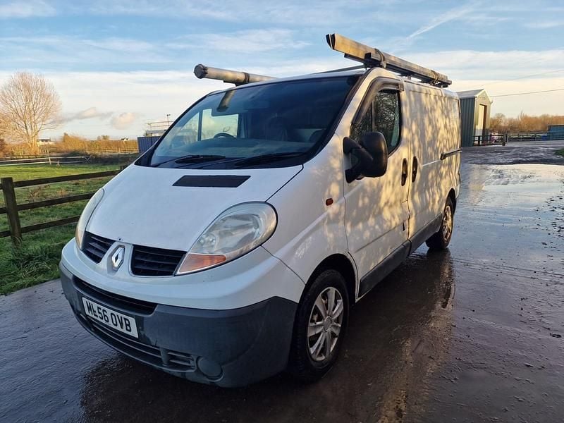 Used Renault Trafic 115 HP (84 kW) 2006 White MPV