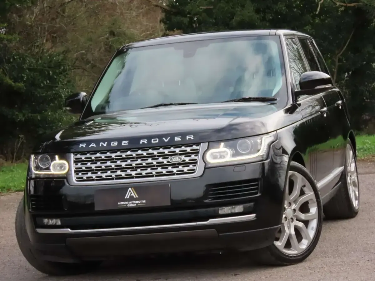 Used Land Rover Range Rover Vogue 306 HP (225 kW) 2015 Black SUV