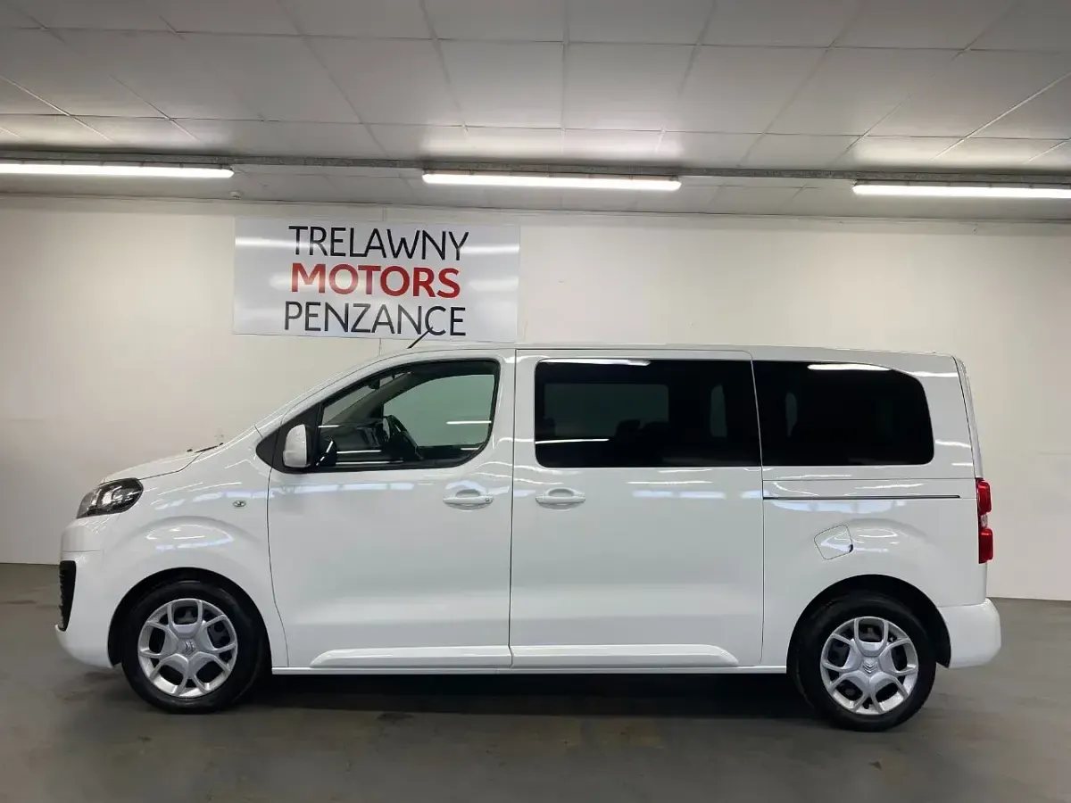 Used Citroën Spacetourer Feel 2017 White MPV