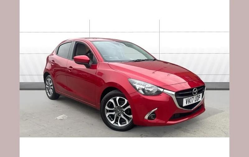 Used Mazda 2 Inclusive 88 HP (64 kW) 2017 Red Hatchback