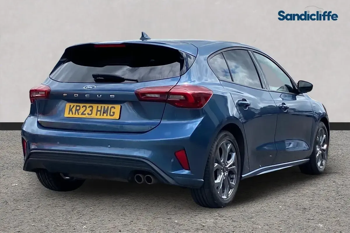 Used Ford Focus ST-Line 125 HP (91 kW) 2023 Blue Estate