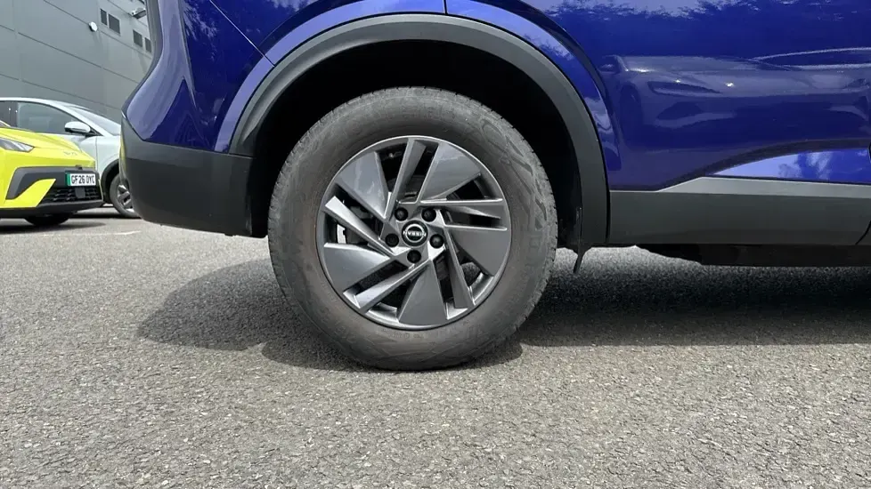 Used Nissan Qashqai Acenta Premium 158 HP (116 kW) 2022 Blue SUV