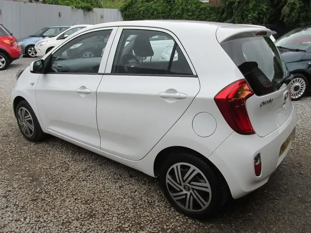 Used Kia Picanto 2012 White Hatchback