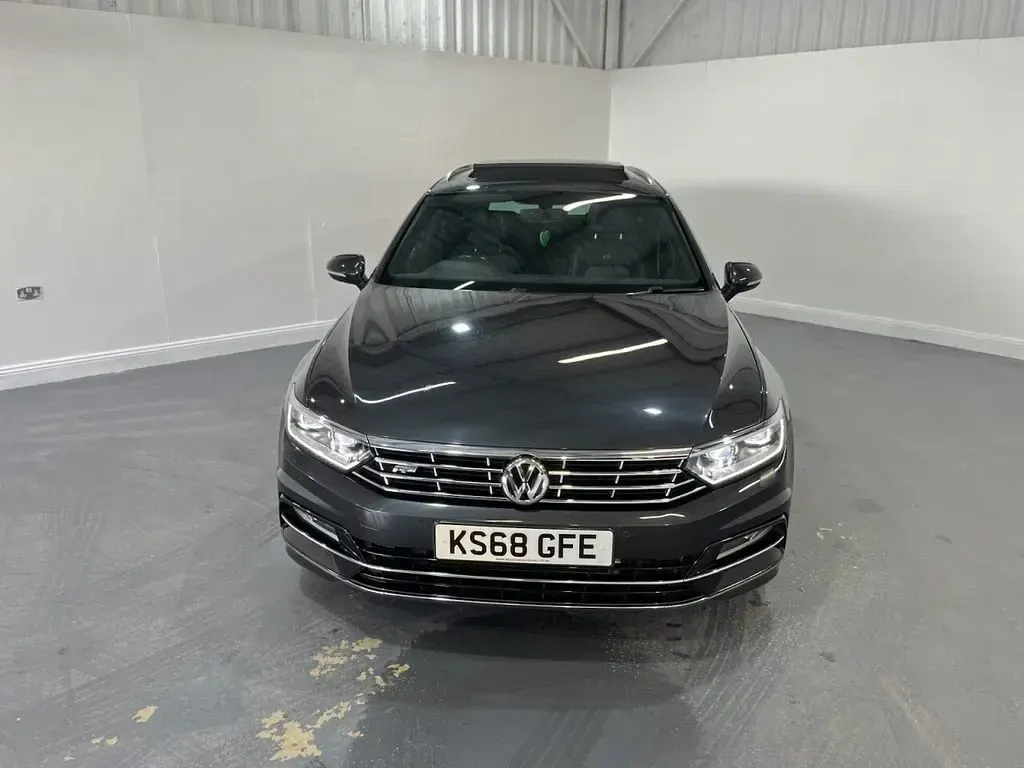 Used VW Passat R-line 190 HP (139 kW) 2018 Grey Estate