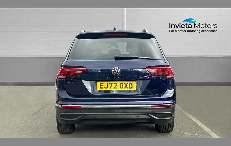 Usado VW Tiguan Allspace Life 150 HP (110 kW) 2023 Azul SUV