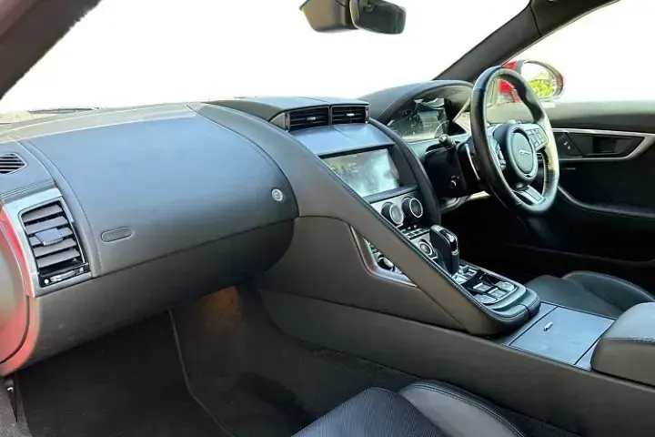 Used Jaguar F-Type R-Dynamic 450 HP (330 kW) 2019 Red Cabriolet
