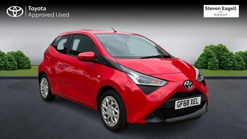 Red Used 2018 Toyota Aygo X-play Hatchback | £8,930 (Fair price) - Image 1/4