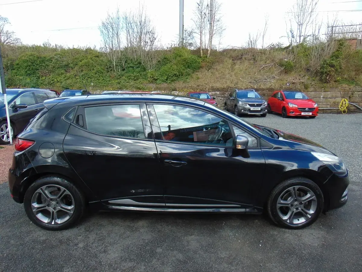 Used Renault Clio Dynamique 2017 Black Hatchback
