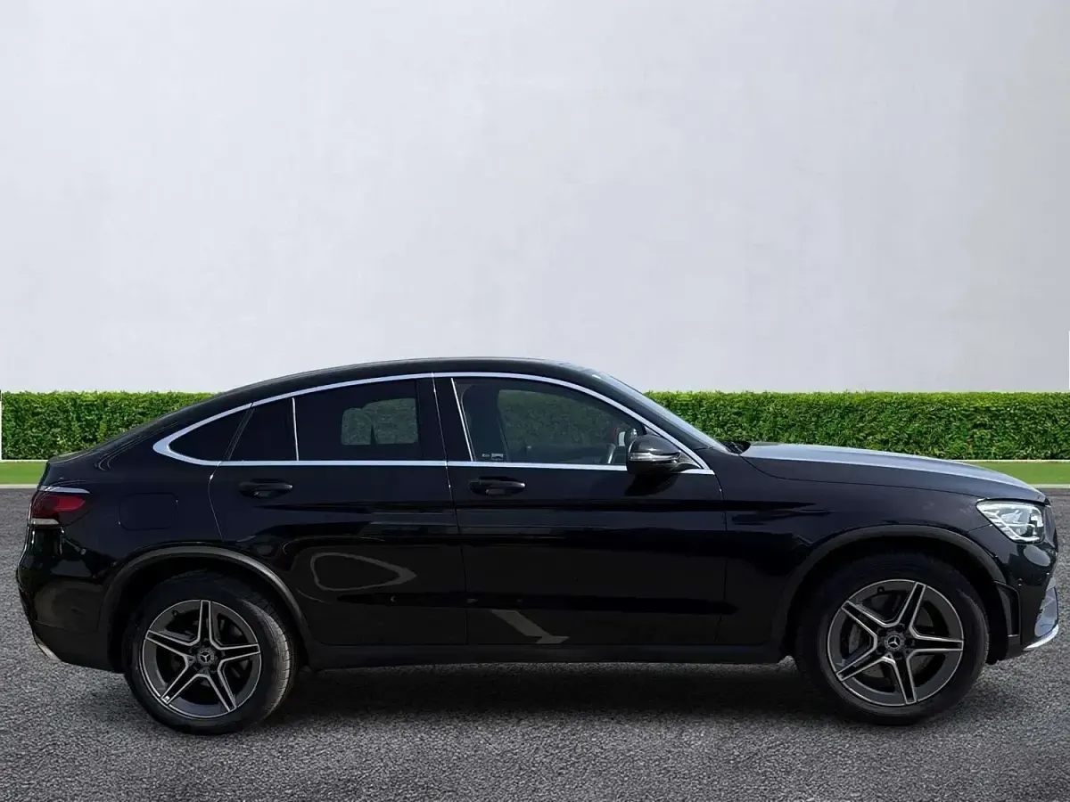Used Mercedes GLC300 AMG line 258 HP (189 kW) 2023 Black SUV