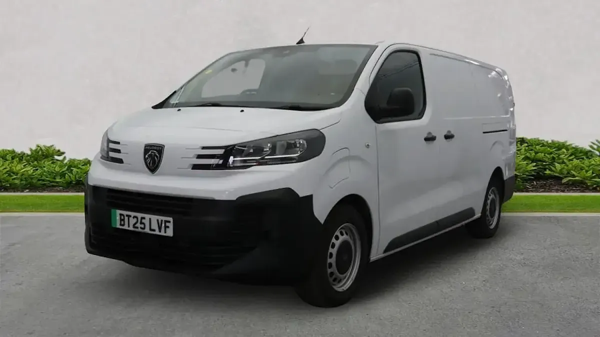 New Peugeot e-Expert 100 kW (136 HP) 2025 White Van