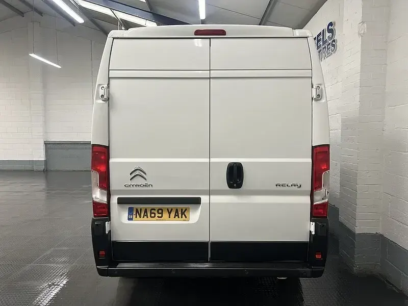 Used Citroën Relay 140 HP (102 kW) 2020 White Van