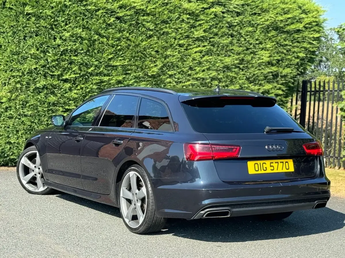 Used Audi A6 Black Edition 320 HP (235 kW) 2015 Blue Estate