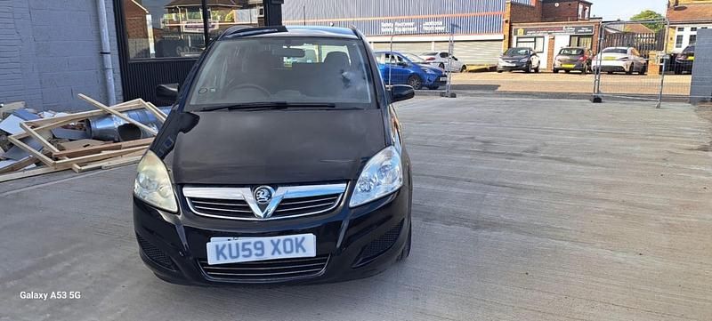 Black Used 2009 Vauxhall Zafira MPV | £2,550 (Good price) - Image 1/4