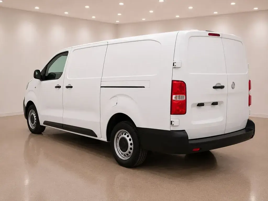 Used Vauxhall Vivaro S 100 HP (73 kW) 2022 White MPV