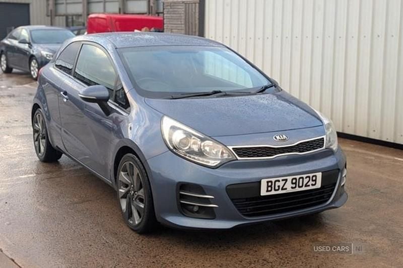 Used Kia Rio 84 HP (61 kW) 2016 Blue Hatchback