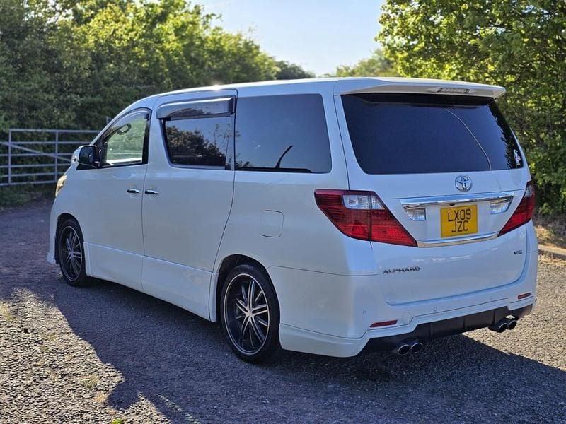 Begagnad Toyota Alphard 2009 Vit Minibuss