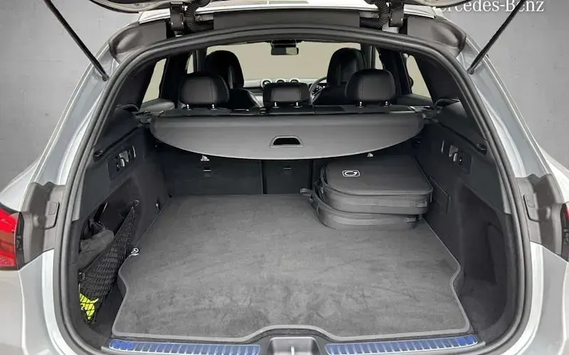 Used Mercedes GLC300 Urban 313 HP (230 kW) 2025 Silver SUV