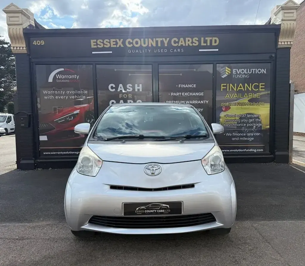 Used Toyota iQ 68 HP (50 kW) 2012 Silver Hatchback