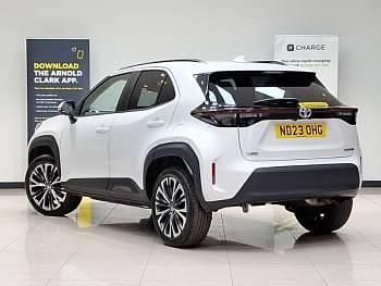 Used Toyota Yaris Hybrid City 116 HP (85 kW) 2023 White Estate