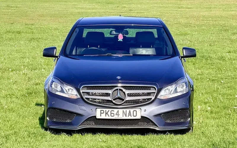 Usado Mercedes E350 AMG line 258 HP (189 kW) 2014 Cinzento Sedan