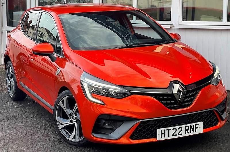 Usado Renault Clio V RS Line 90 CV (66 kW) 2022 Naranja Utilitario