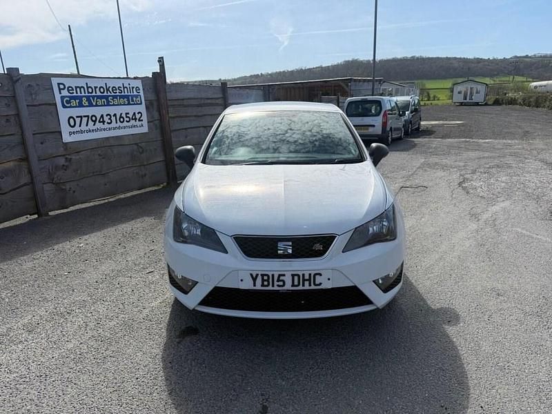 Begagnad Seat Ibiza FR 105 HK (77 kW) 2015 Vit Halvkombi