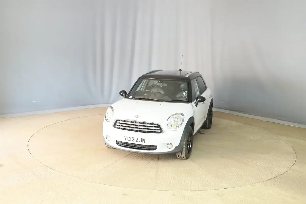 Used Mini Cooper D 2012 White Hatchback